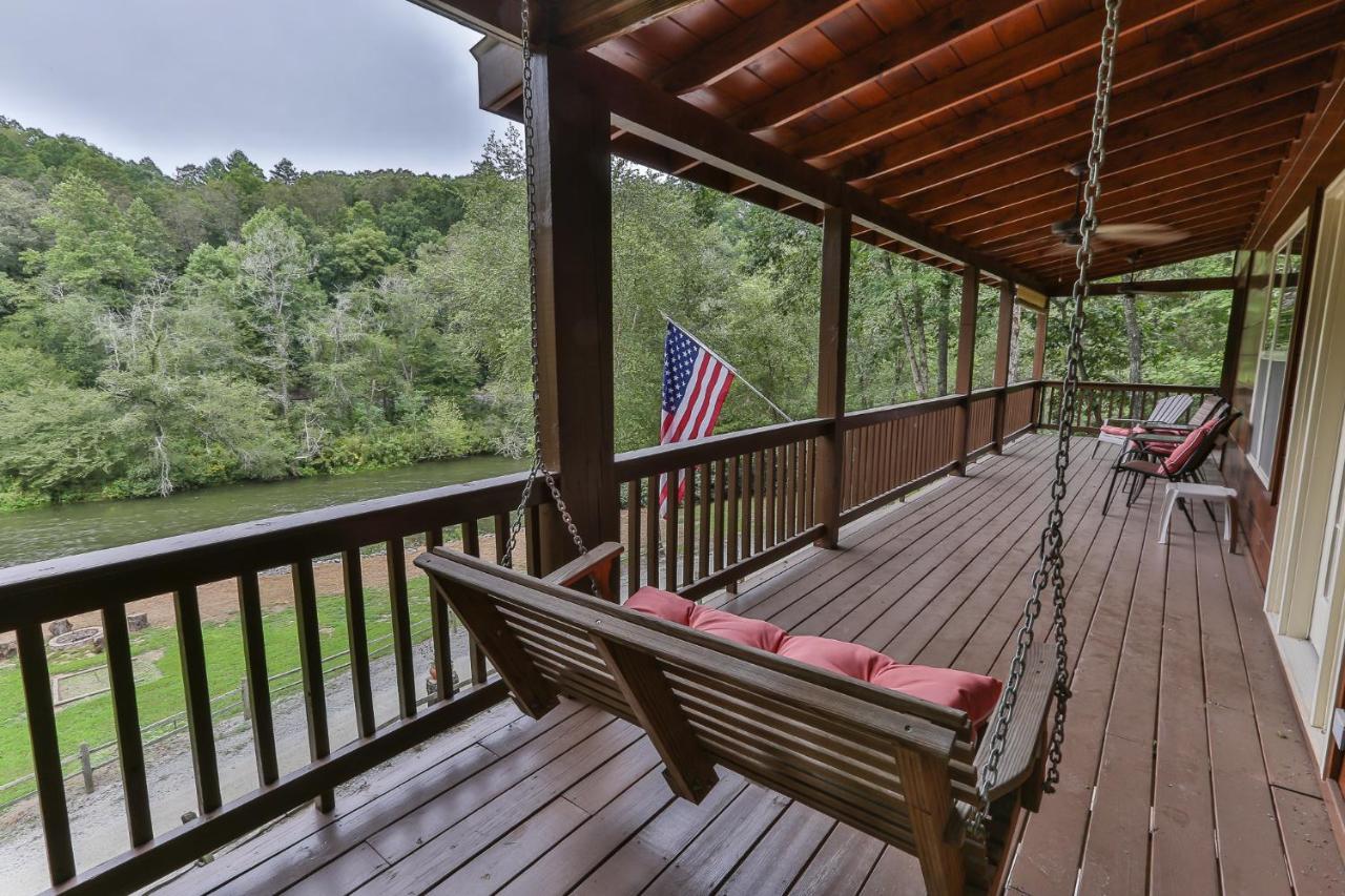 Heaven On The Toccoa Where You Will Enjoy The Sites And Sounds Of The Toccoa River Mineral Bluff Dış mekan fotoğraf